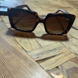 Quay Tortoise Shell Sunglasses/ Total Vibe Mini Polarized